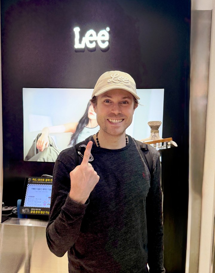 Lee H.